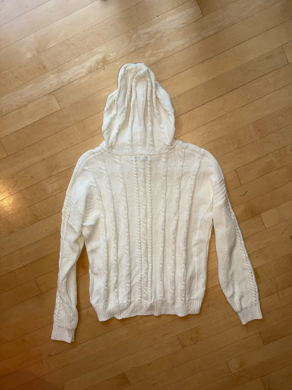 KOKUN ecru cable knit hoodie sweater, M, CB2643 - Picture 3 of 5